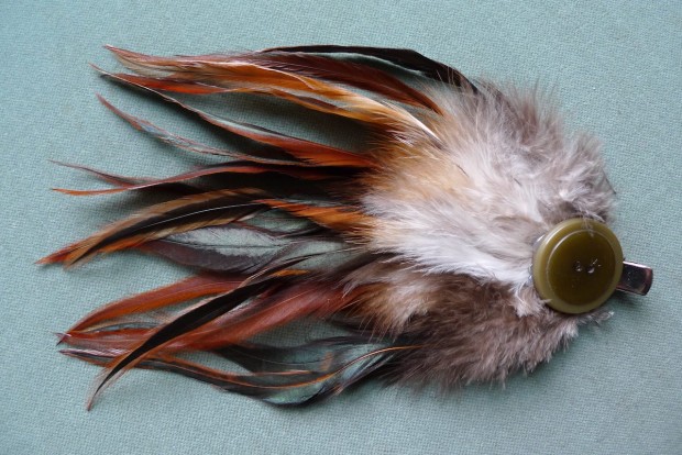 feather hair clip