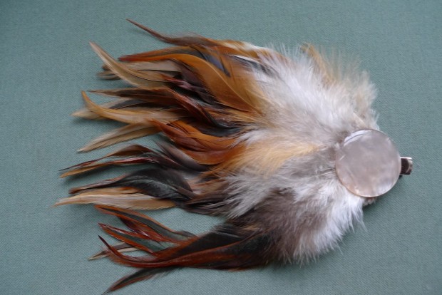 feather hair clip